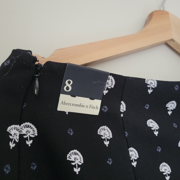 Abercrombie and Fitch Size 8 Midi Skirt in Black NWT - Picture 3 of 3